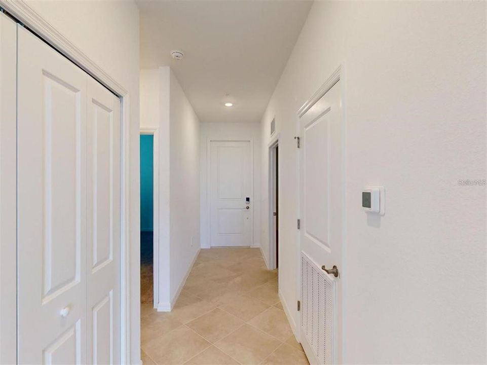 For Sale: $325,000 (2 beds, 2 baths, 1149 Square Feet)
