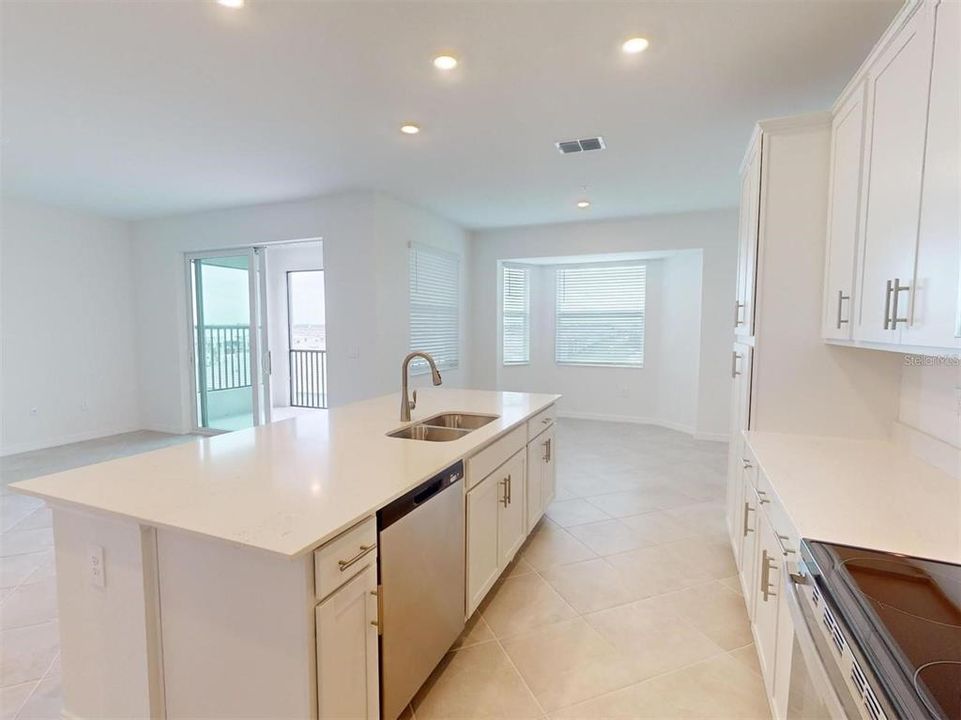 For Sale: $325,000 (2 beds, 2 baths, 1149 Square Feet)