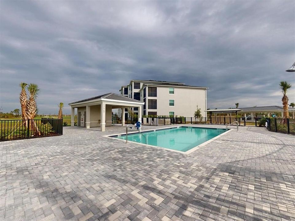 For Sale: $325,000 (2 beds, 2 baths, 1149 Square Feet)