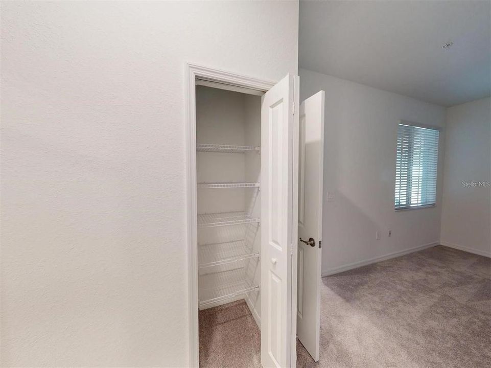 For Sale: $325,000 (2 beds, 2 baths, 1149 Square Feet)