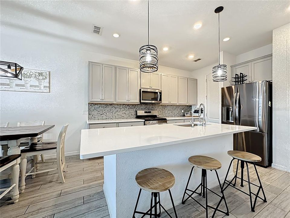 En Venta: $345,000 (3 camas, 2 baños, 1609 Pies cuadrados)