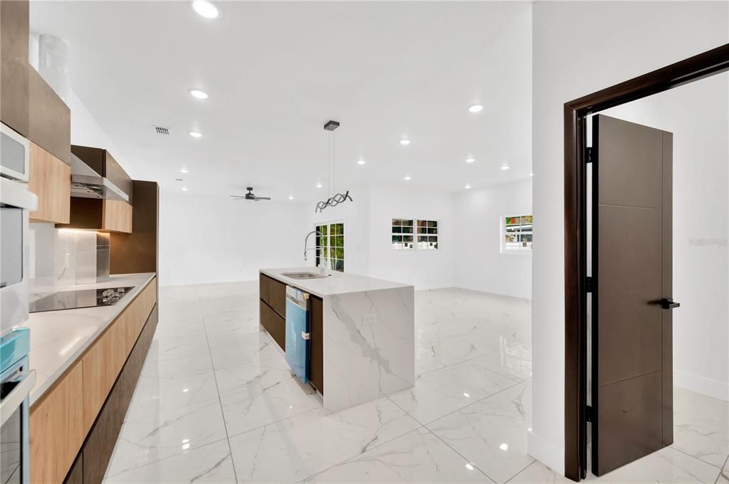 For Sale: $1,287,000 (4 beds, 3 baths, 2889 Square Feet)