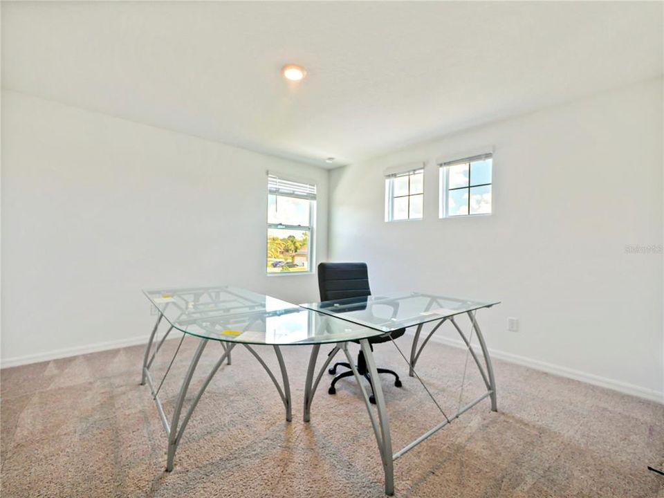 For Rent: $3,500 (5 beds, 4 baths, 3548 Square Feet)