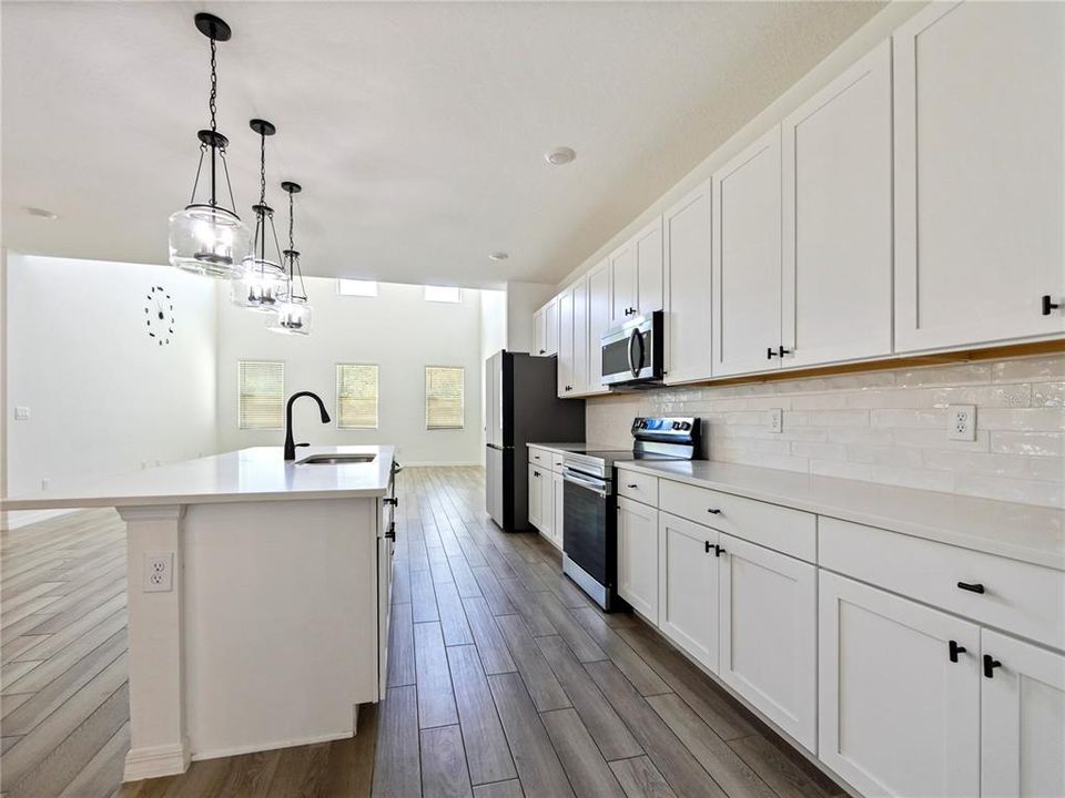 For Rent: $3,500 (5 beds, 4 baths, 3548 Square Feet)