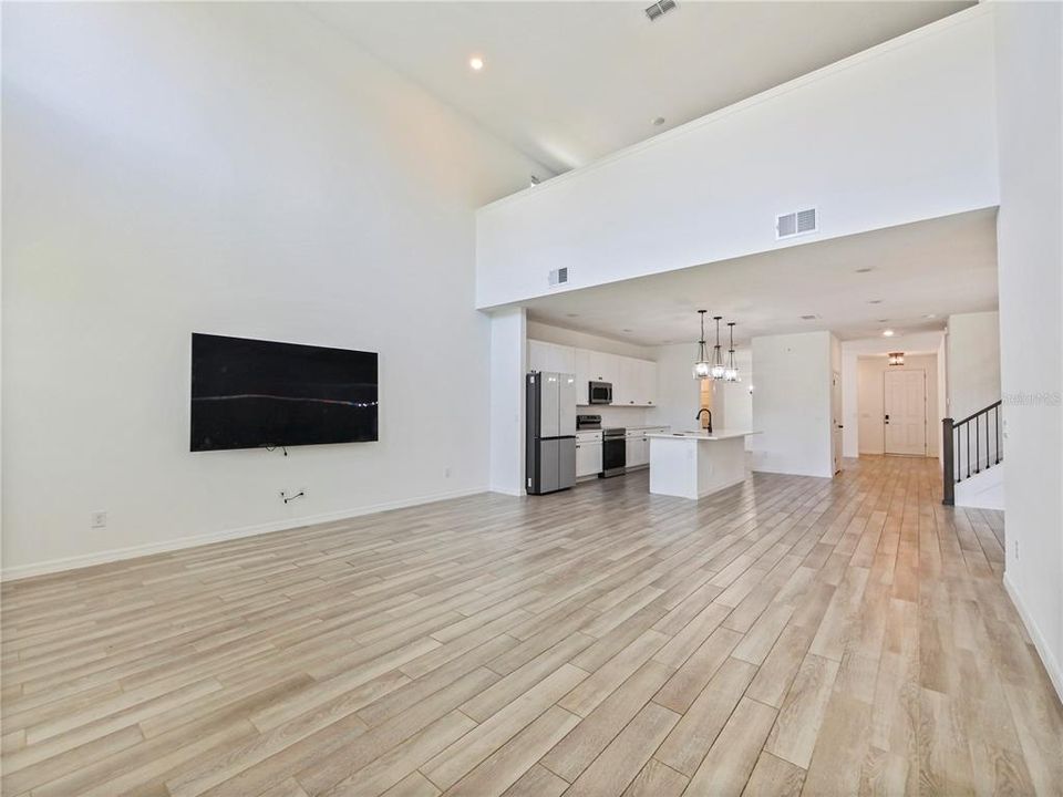 For Rent: $3,500 (5 beds, 4 baths, 3548 Square Feet)