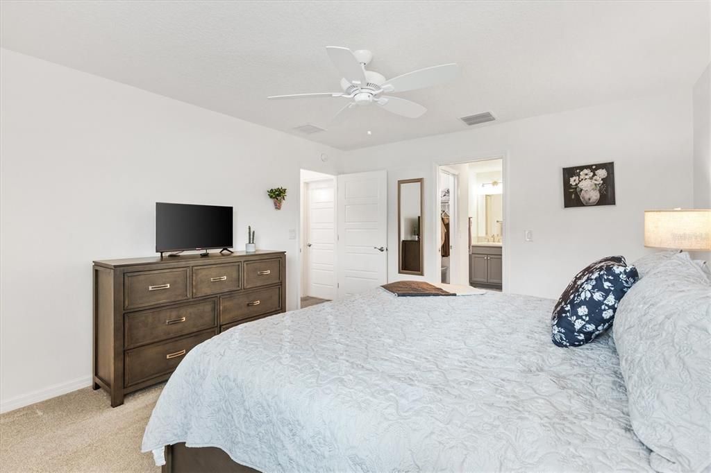 For Rent: $3,100 (3 beds, 2 baths, 1584 Square Feet)