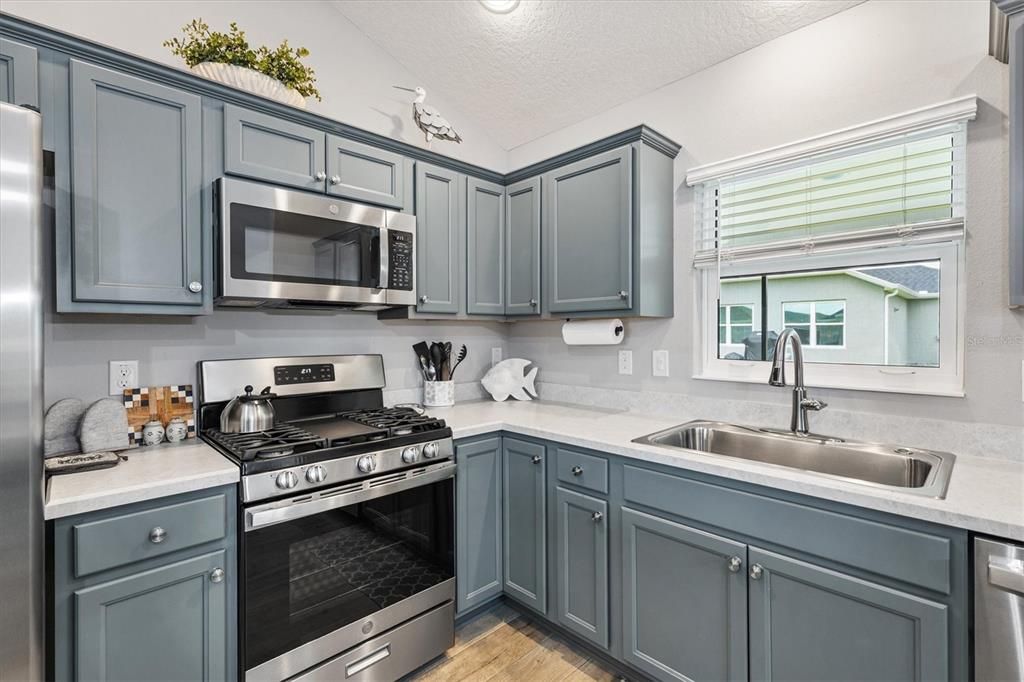 For Rent: $3,100 (3 beds, 2 baths, 1584 Square Feet)