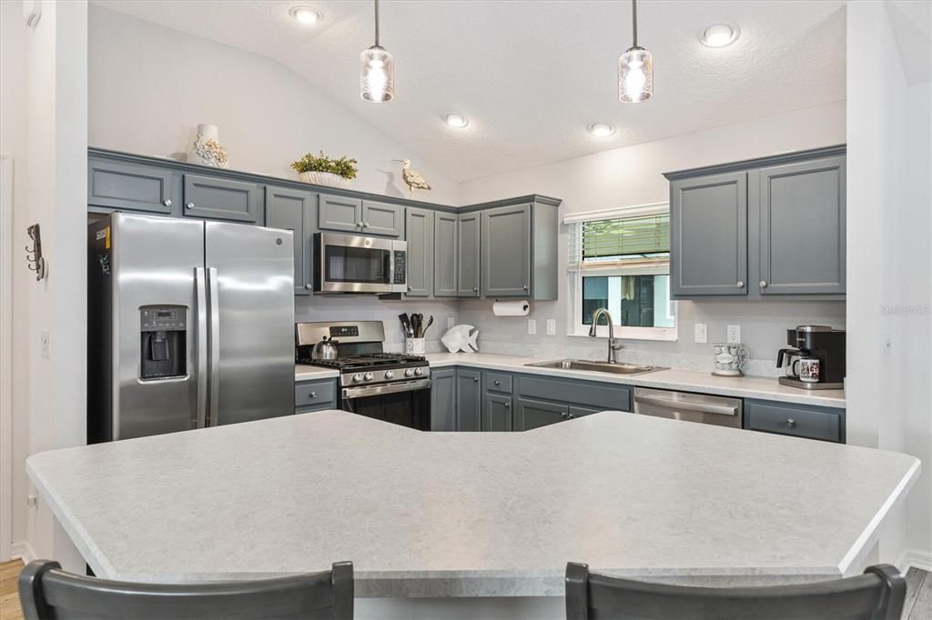 For Rent: $3,100 (3 beds, 2 baths, 1584 Square Feet)