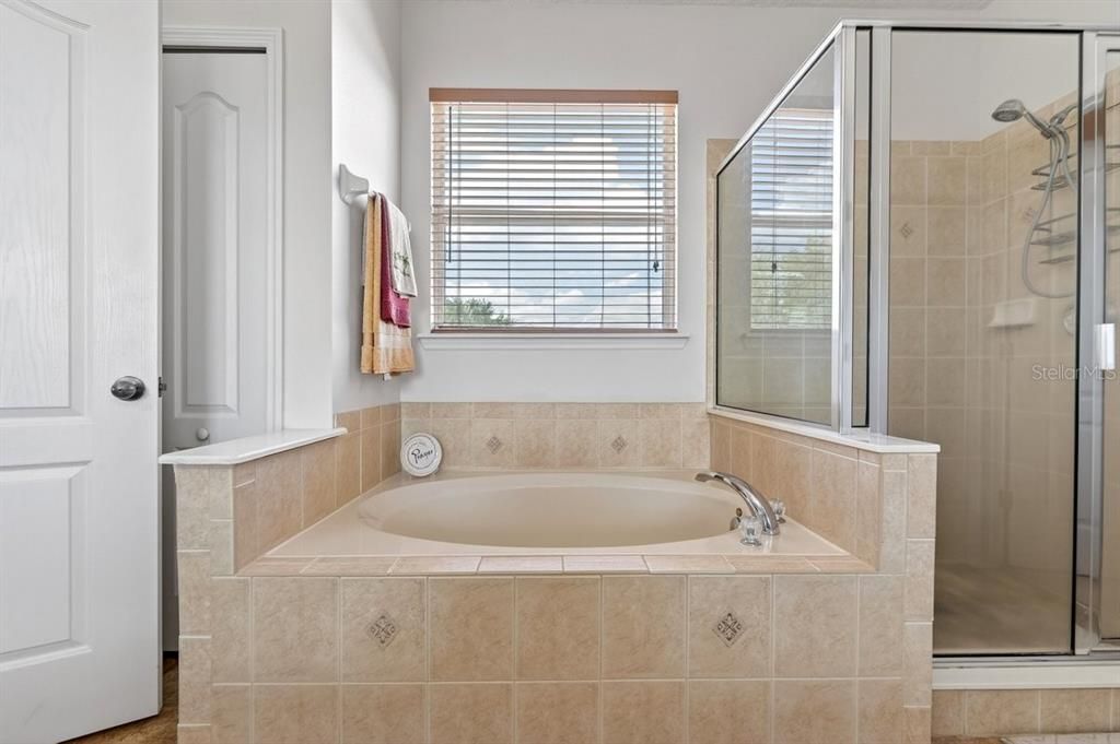 For Sale: $615,000 (5 beds, 4 baths, 3613 Square Feet)