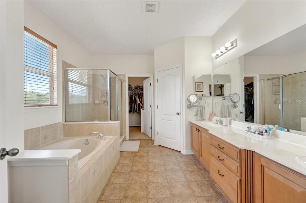 For Sale: $615,000 (5 beds, 4 baths, 3613 Square Feet)