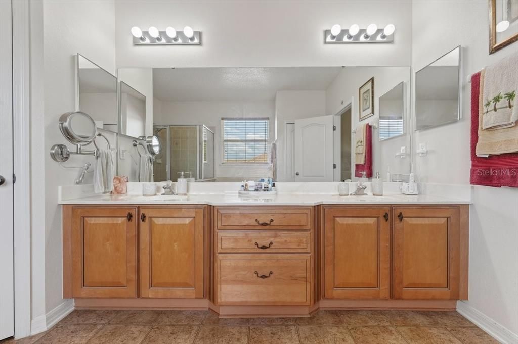For Sale: $615,000 (5 beds, 4 baths, 3613 Square Feet)