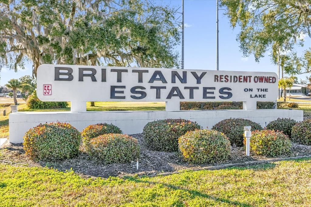 For Sale: $114,900 (2 beds, 2 baths, 1132 Square Feet)