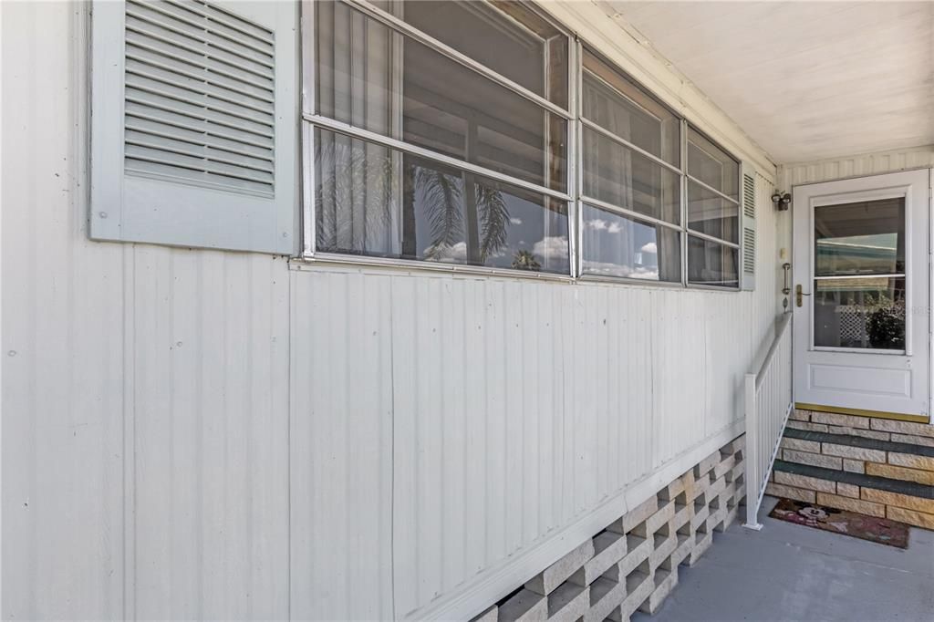 For Sale: $114,900 (2 beds, 2 baths, 1132 Square Feet)