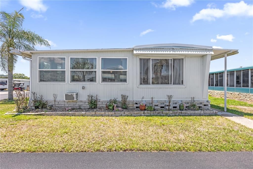 For Sale: $114,900 (2 beds, 2 baths, 1132 Square Feet)