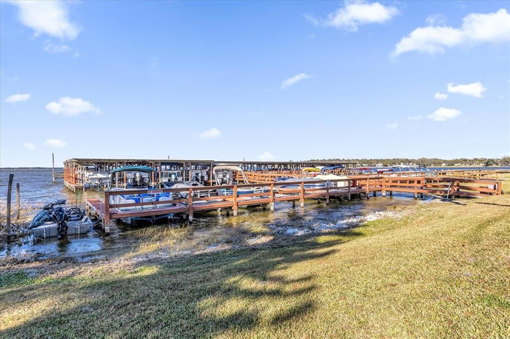 For Sale: $114,900 (2 beds, 2 baths, 1132 Square Feet)