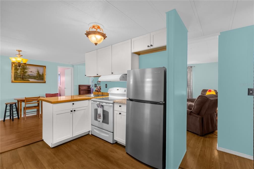 For Sale: $114,900 (2 beds, 2 baths, 1132 Square Feet)