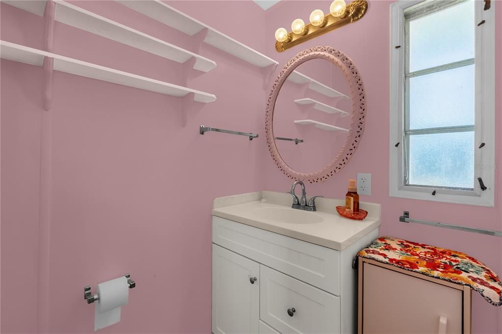 For Sale: $114,900 (2 beds, 2 baths, 1132 Square Feet)