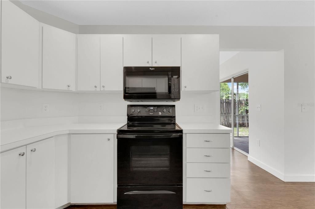 For Sale: $299,900 (3 beds, 2 baths, 1690 Square Feet)