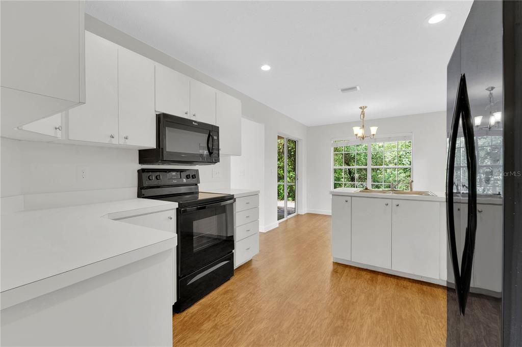 For Sale: $299,900 (3 beds, 2 baths, 1690 Square Feet)