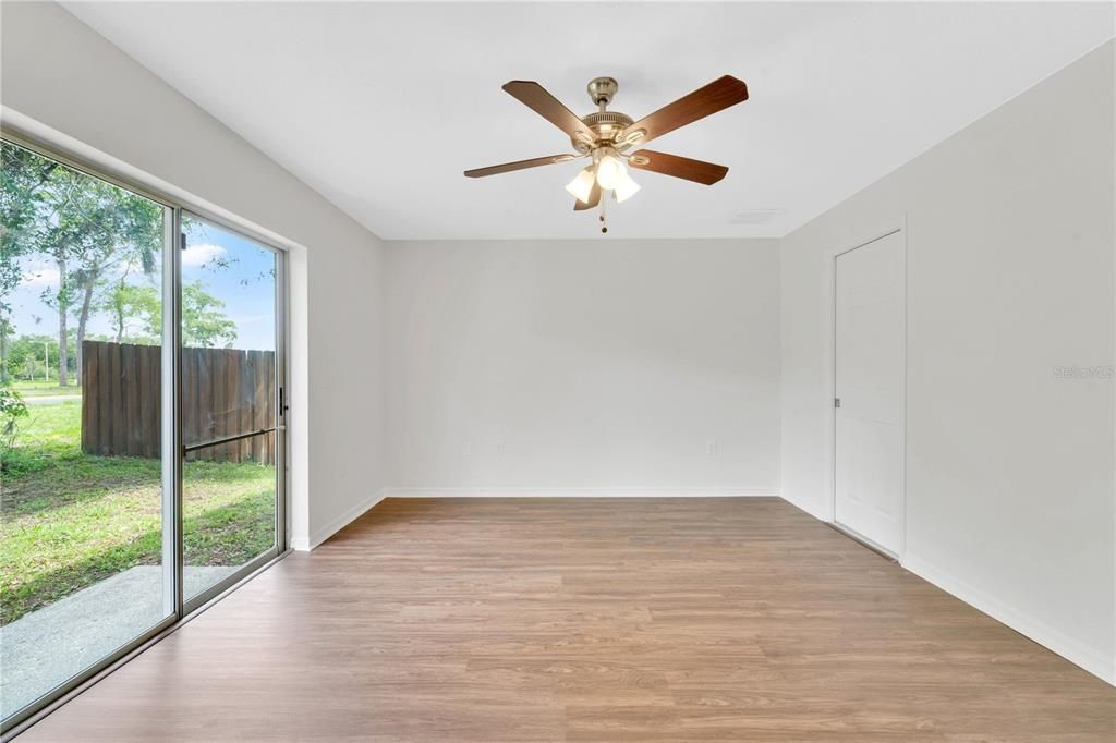 For Sale: $299,900 (3 beds, 2 baths, 1690 Square Feet)