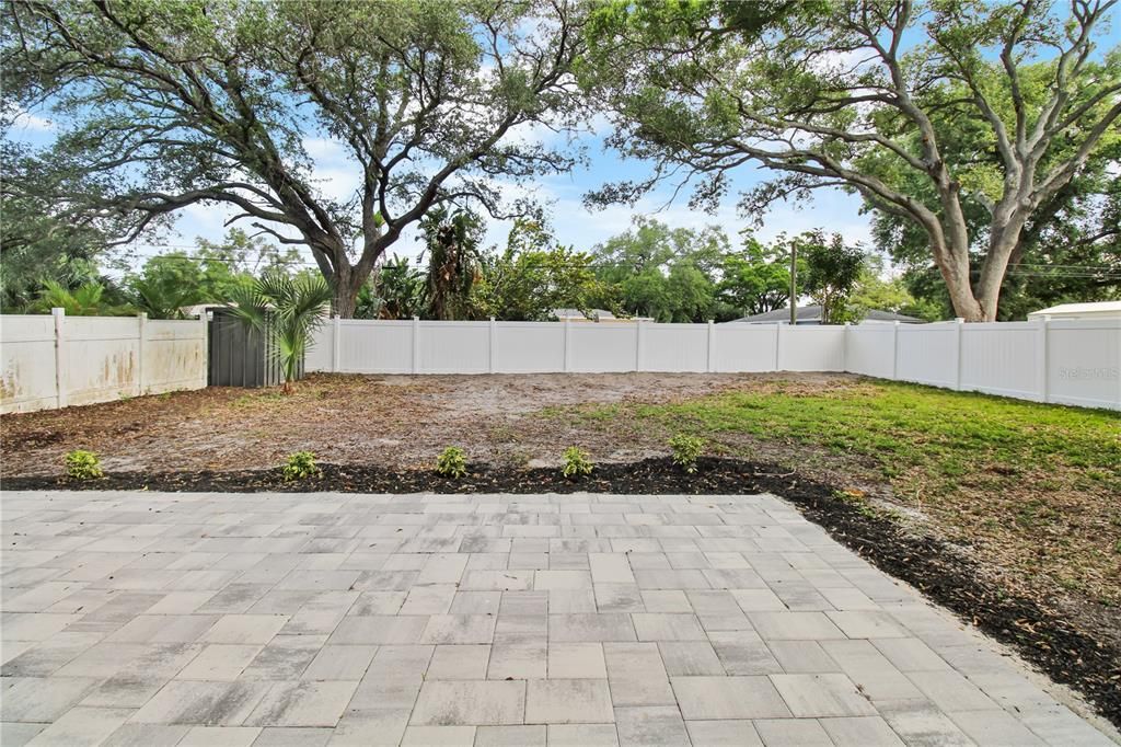 Active With Contract: $425,000 (3 beds, 2 baths, 1100 Square Feet)