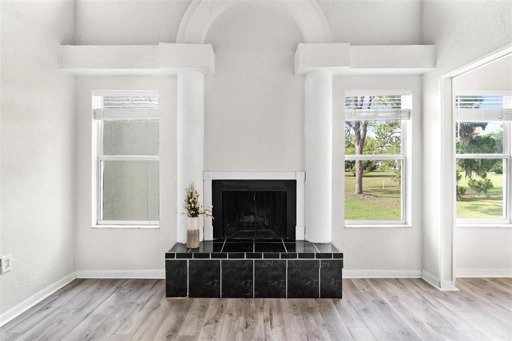 For Sale: $154,900 (3 beds, 3 baths, 1474 Square Feet)