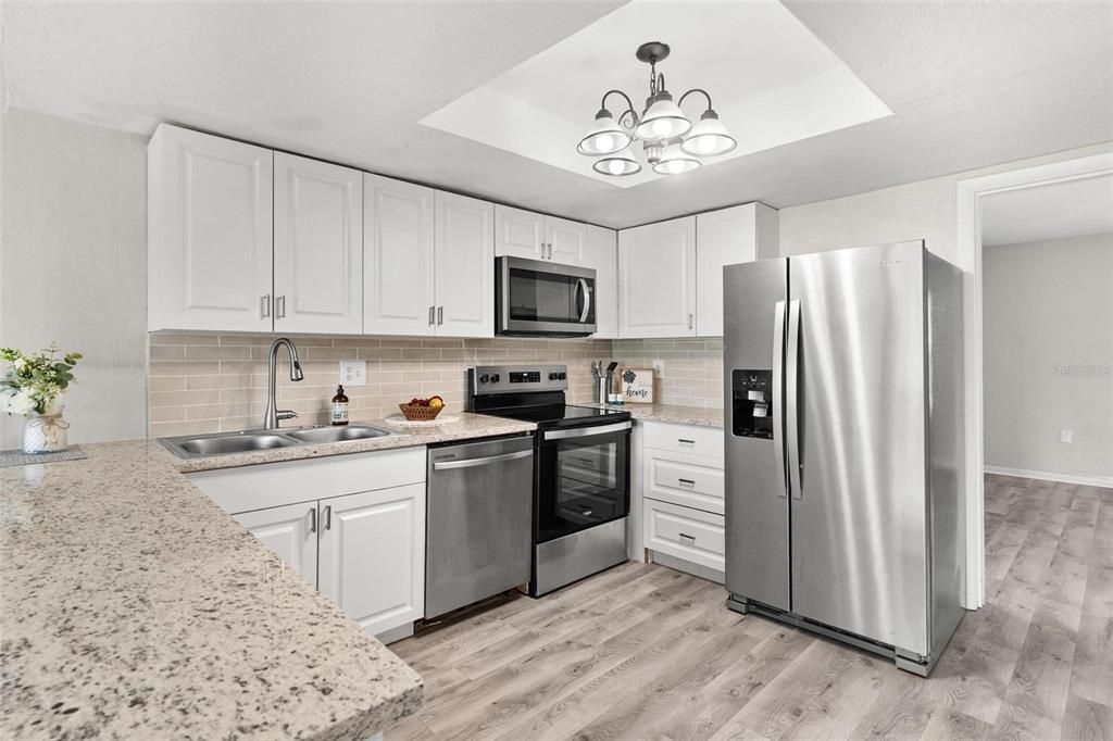 For Sale: $154,900 (3 beds, 3 baths, 1474 Square Feet)