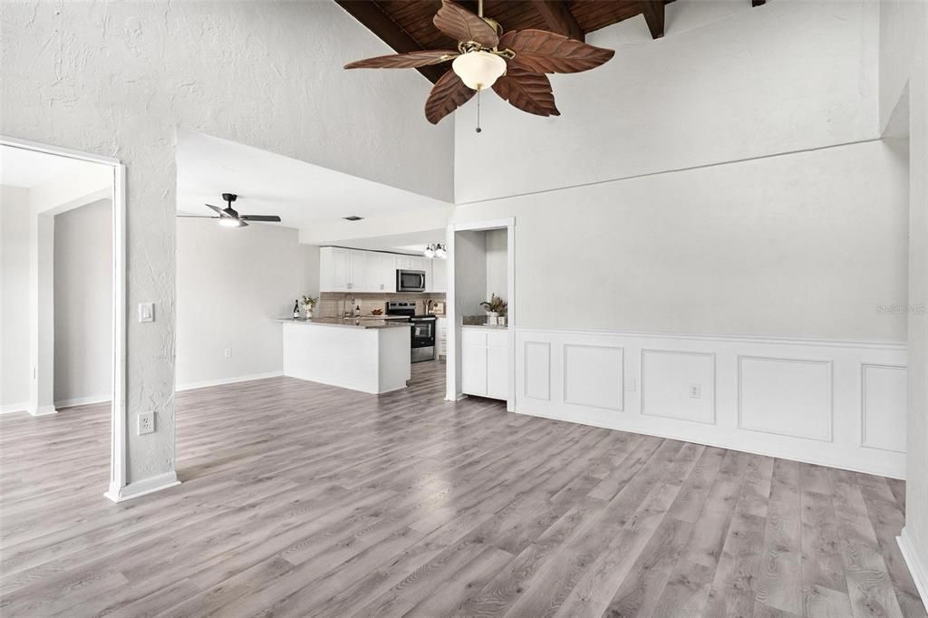 For Sale: $154,900 (3 beds, 3 baths, 1474 Square Feet)