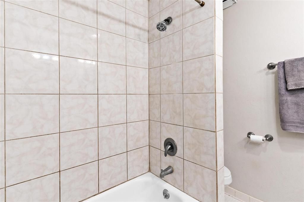 For Sale: $154,900 (3 beds, 3 baths, 1474 Square Feet)
