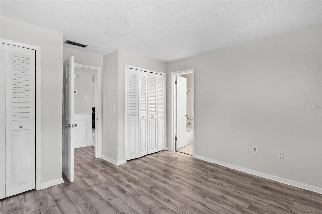 For Sale: $154,900 (3 beds, 3 baths, 1474 Square Feet)