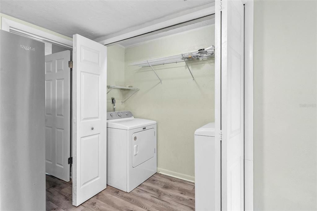 For Sale: $154,900 (3 beds, 3 baths, 1474 Square Feet)