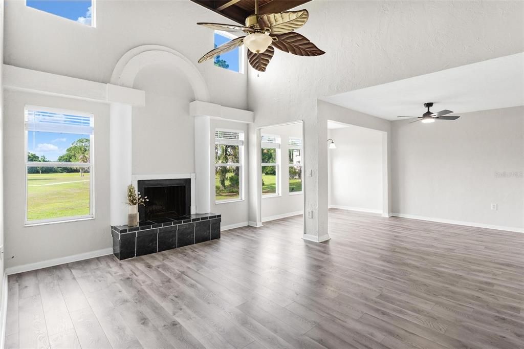 For Sale: $154,900 (3 beds, 3 baths, 1474 Square Feet)