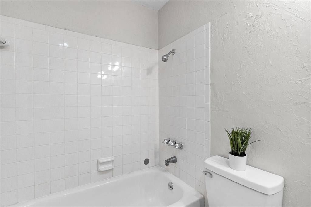 For Sale: $154,900 (3 beds, 3 baths, 1474 Square Feet)