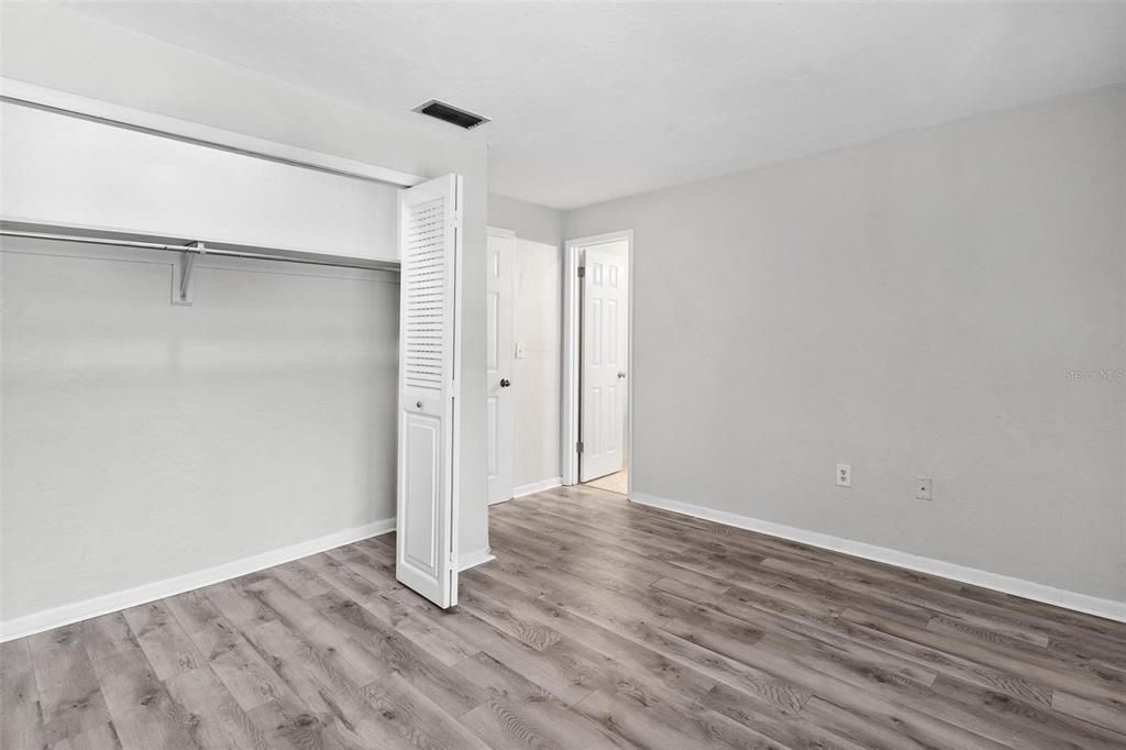 For Sale: $154,900 (3 beds, 3 baths, 1474 Square Feet)