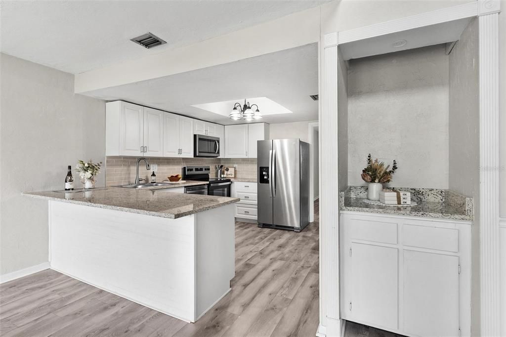 For Sale: $154,900 (3 beds, 3 baths, 1474 Square Feet)