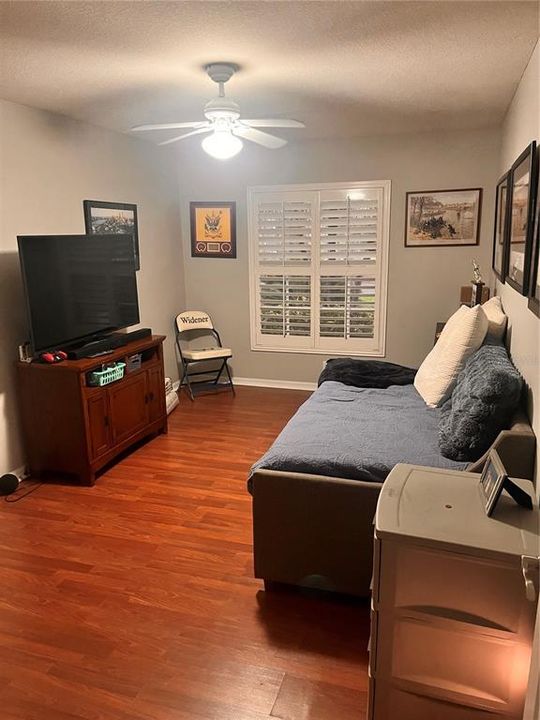 Activo con contrato: $2,900 (4 camas, 2 baños, 2188 Pies cuadrados)