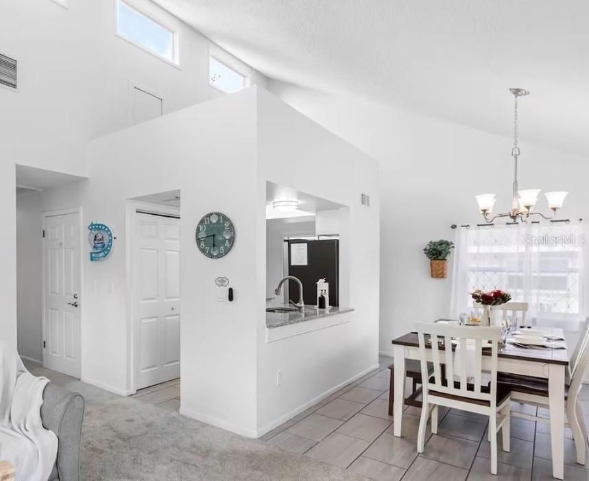 En Venta: $779,000 (3 camas, 2 baños, 1736 Pies cuadrados)