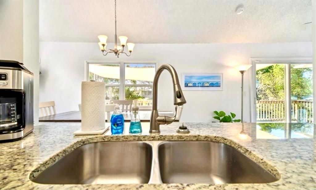 En Venta: $779,000 (3 camas, 2 baños, 1736 Pies cuadrados)