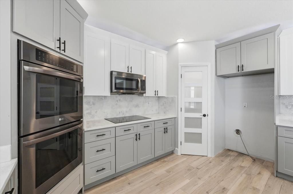For Sale: $439,999 (5 beds, 2 baths, 2825 Square Feet)