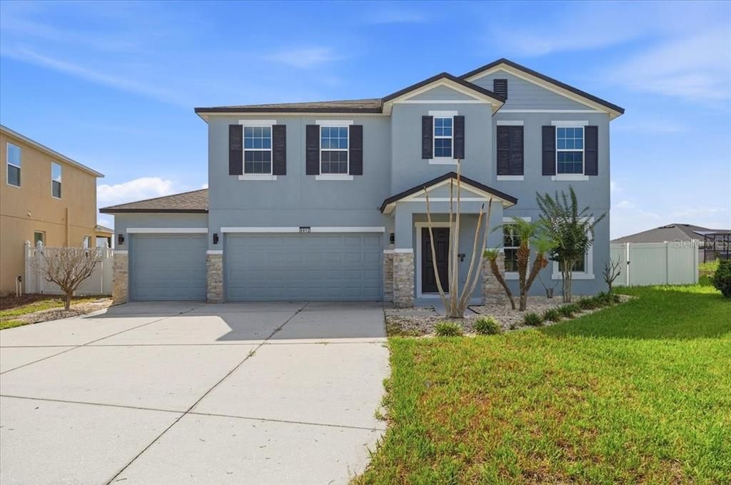 For Sale: $439,999 (5 beds, 2 baths, 2825 Square Feet)
