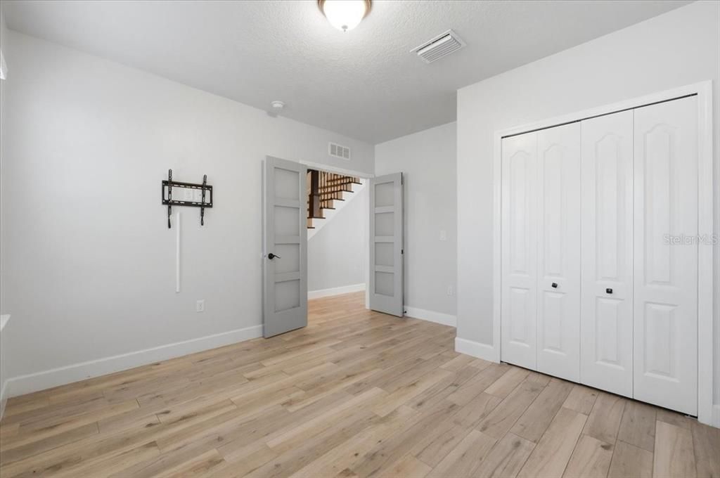 For Sale: $439,999 (5 beds, 2 baths, 2825 Square Feet)
