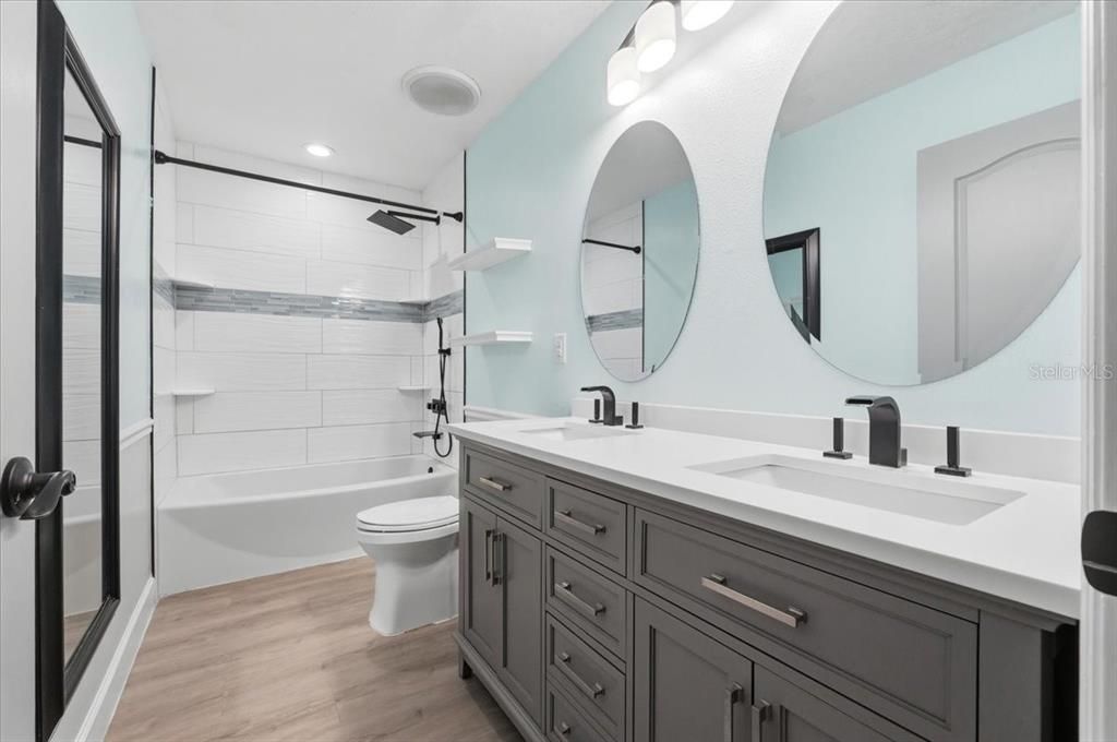 For Sale: $439,999 (5 beds, 2 baths, 2825 Square Feet)