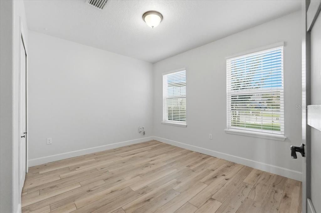 For Sale: $439,999 (5 beds, 2 baths, 2825 Square Feet)
