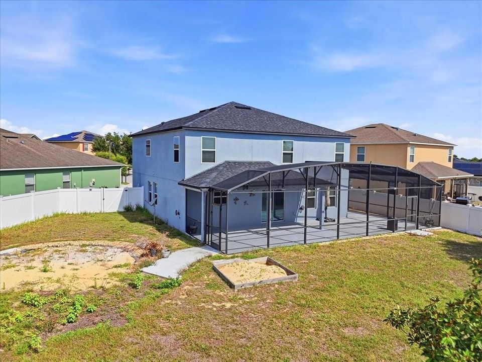 For Sale: $439,999 (5 beds, 2 baths, 2825 Square Feet)