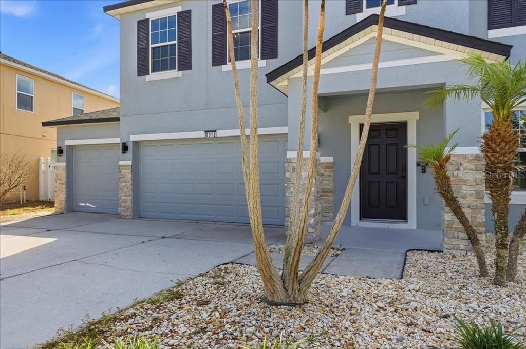 For Sale: $439,999 (5 beds, 2 baths, 2825 Square Feet)