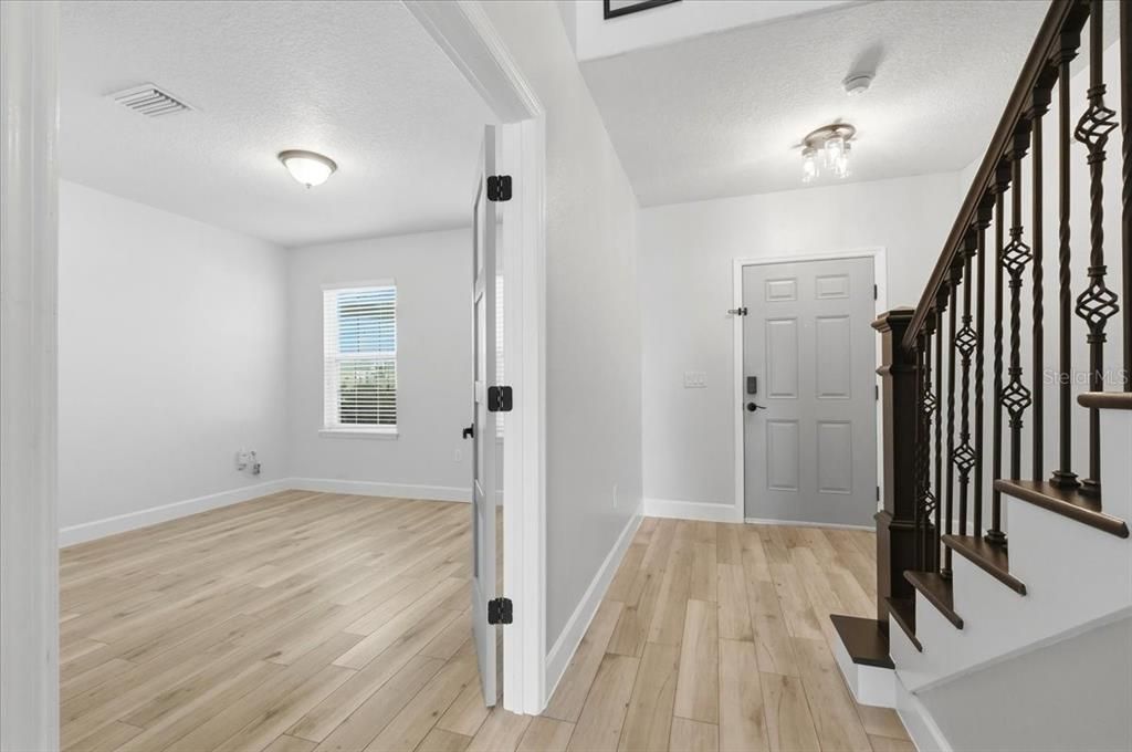 For Sale: $439,999 (5 beds, 2 baths, 2825 Square Feet)