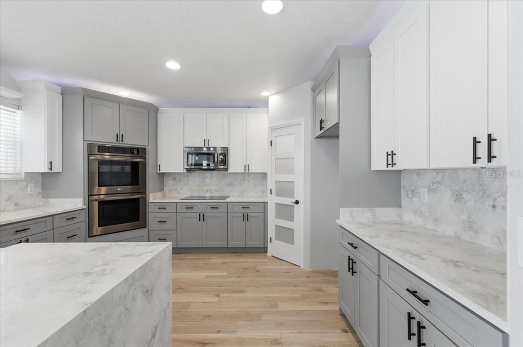 For Sale: $439,999 (5 beds, 2 baths, 2825 Square Feet)