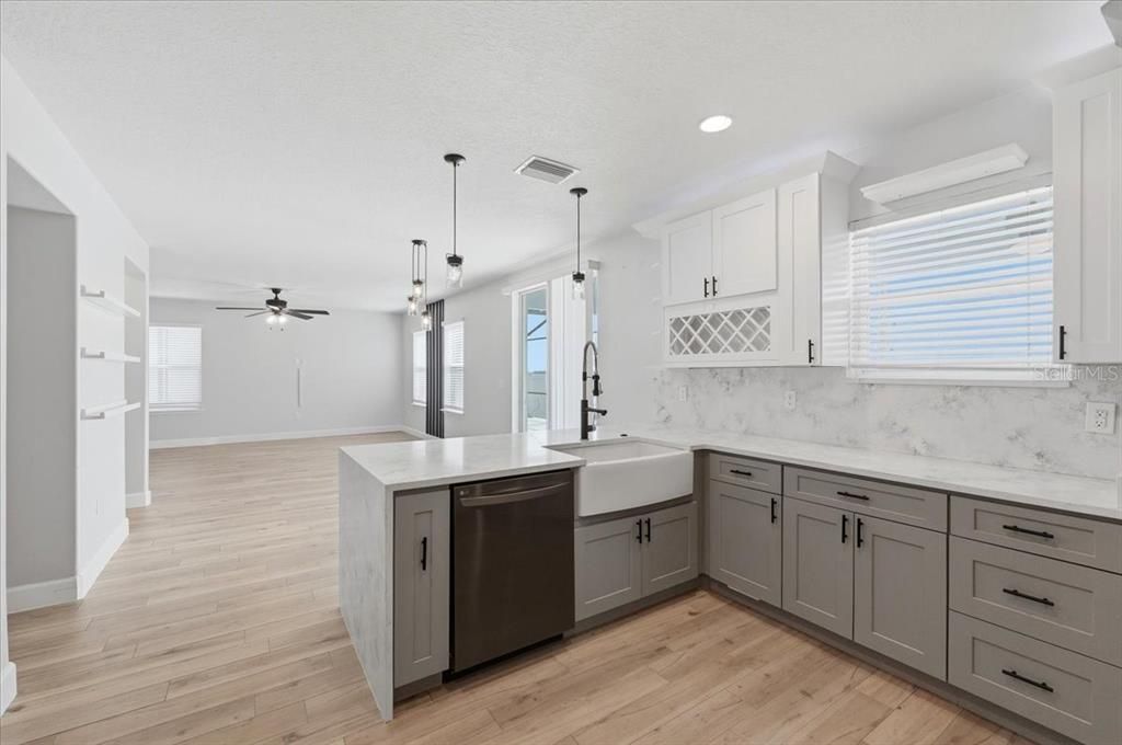 For Sale: $439,999 (5 beds, 2 baths, 2825 Square Feet)
