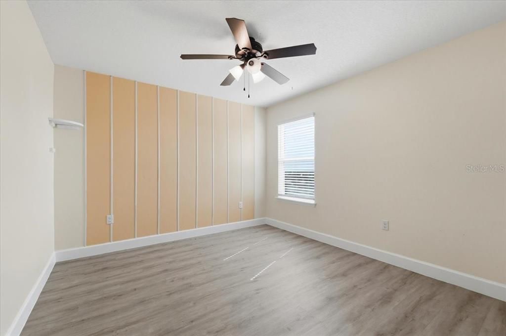 For Sale: $439,999 (5 beds, 2 baths, 2825 Square Feet)