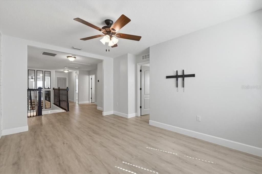 For Sale: $439,999 (5 beds, 2 baths, 2825 Square Feet)